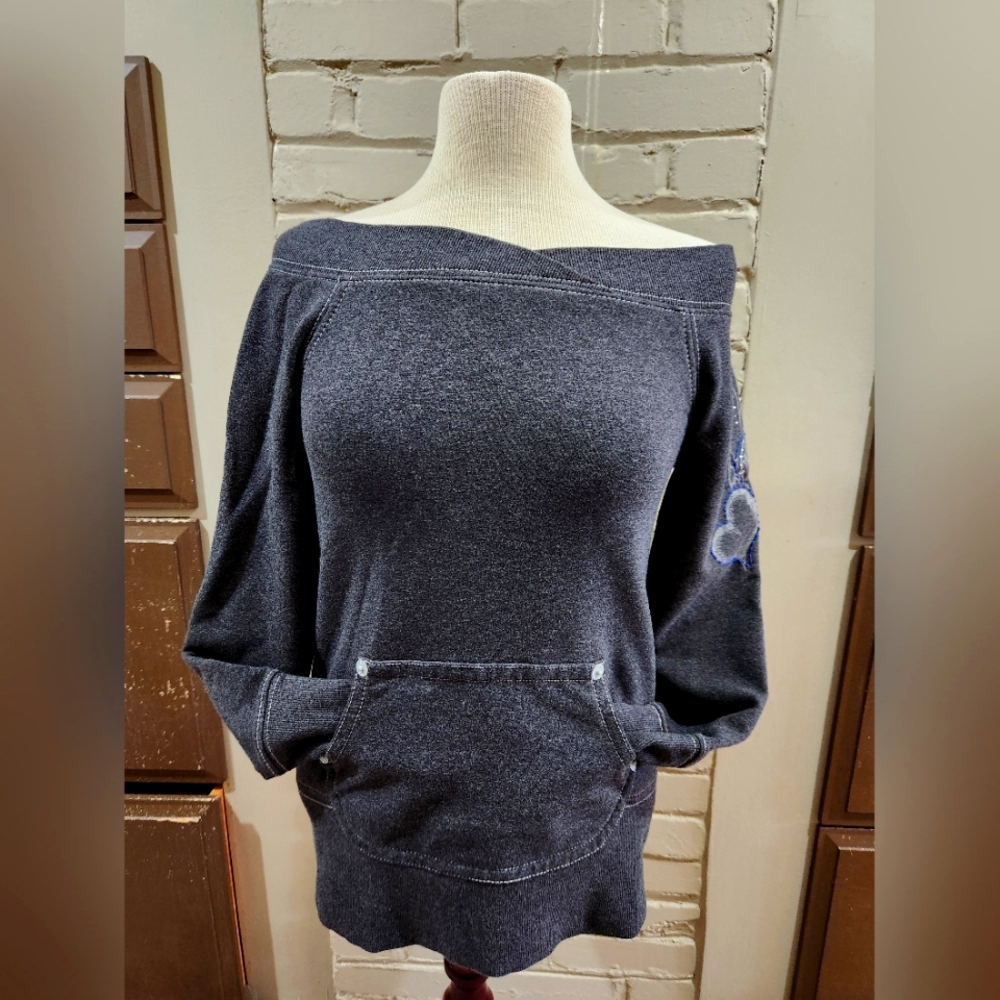 Guess off-the-shoulder sweatshirt, size M